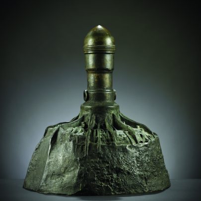 Město s bombou, 1997, bronz, 63,5 × 57 × 55 cm.