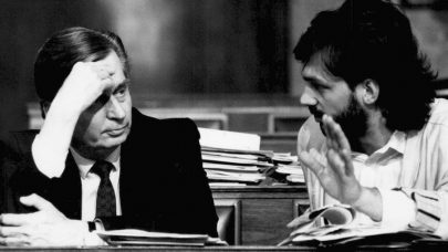 József Antall a Viktor Orbán na konci 80. let. Foto: Népszava.