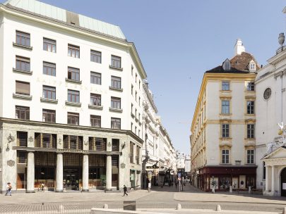 Adolf Loos: Obchodní a obytný dům Goldman & Salatsch, tzv. Looshaus, dnes Raiffensenbank, Michaelerplatz, Vídeň. Foto: Lisa Rastl, Wien Museum, výřez. (obr. 27)