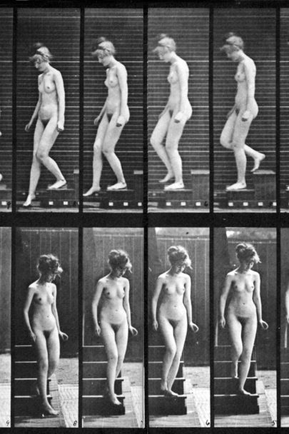 Eadweard Muybridge: Žena sestupující se schodů, chronofotografie, z cyklu The Human Figure in Motion, kolem roku 1887. Repro: commons.wikimedia.org
 (Obr. 10)