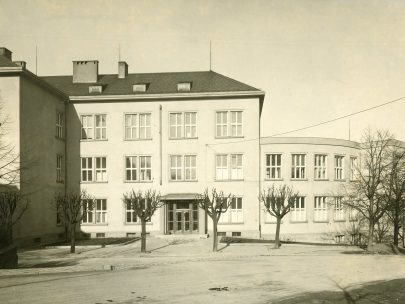 Ústav soudního lékařství Masarykovy univerzity, Brno, Tvrdého 2a, 1923–1930, spoluautor Miloš Laml