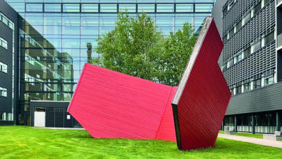 O galerijním umění ve veřejném prostoru – polemika